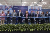 Acude Maru a celebración por los 25 años de la llegada de Jabil