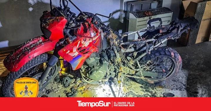 Sin heridos Sobrecalentamiento en una moto provoco un incendio en un taller