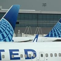 United sees demand 'strengthening' as profits edge lower