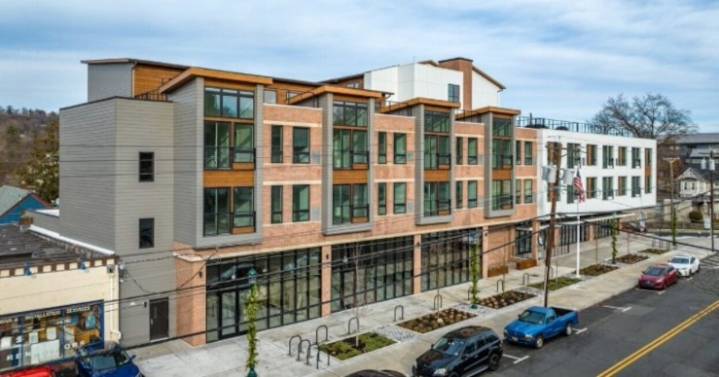 Company operating 4 N.J. luxury apartment complexes with 1,000 units lands $285.7M bridge loan
