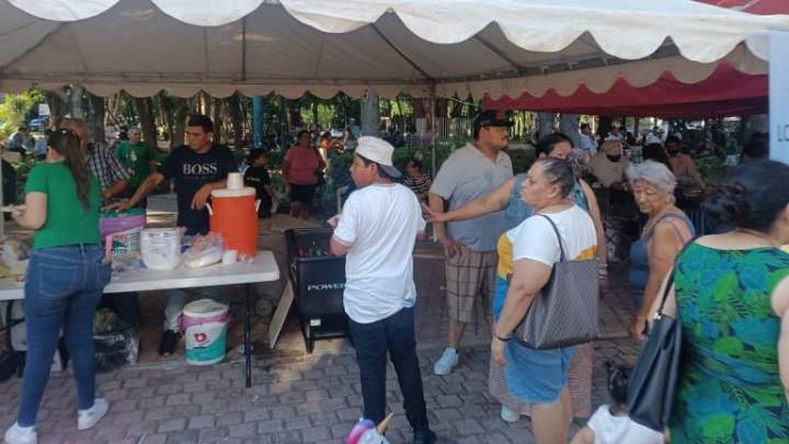 Conviven devotos a San Judas Tadeo en kermés gastronómica, en Mazatlán