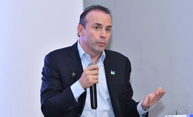 Alcalde Alejandro Eder hace un llamado a retomar el diálogo y recuperar el respeto en relaciones bilaterales con Estados Unidos