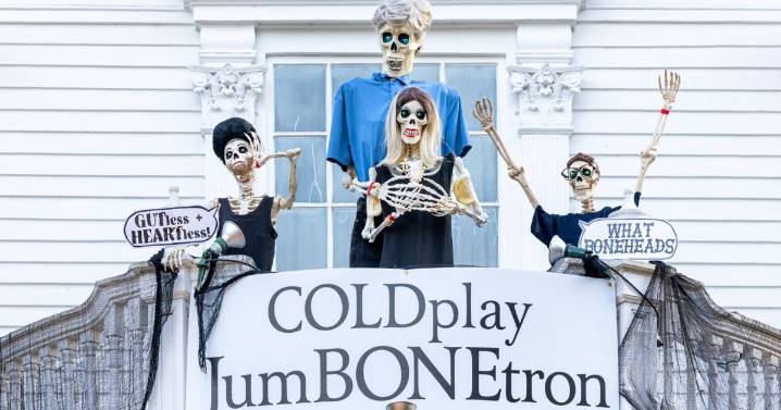 Photos: Bony balconies and celebrity zingers, St. Charles Halloween skeletons back for more