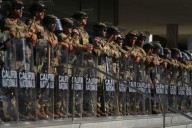Governors vow fight after Trump orders California National Guard  to Oregon