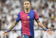 Raphinha, probable ausencia en el Clásico dominical