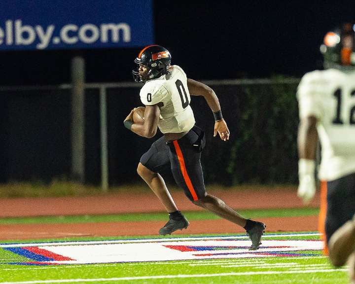 Bucs, Jags hold steady in ASWA poll