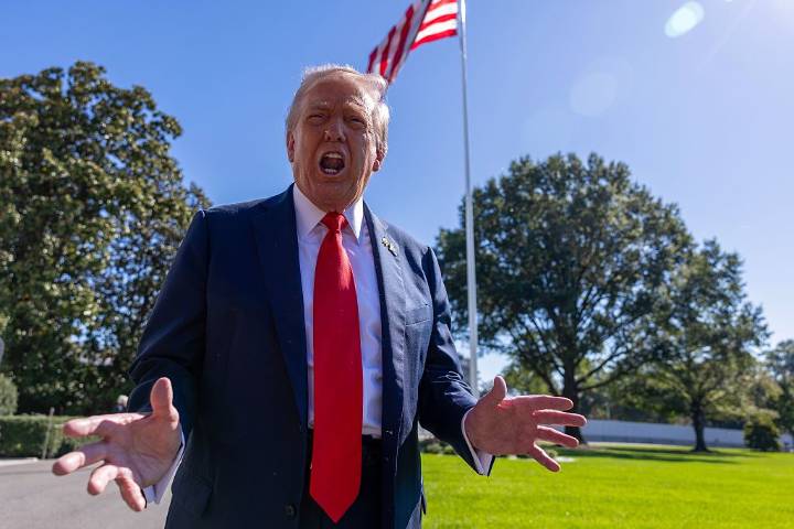 'Lousy Excuse for a Human Being': Trump’s Latest Offhand Comment Has Viewers Scratching Their Heads, Convinced He'll Do and Say Anything to Win