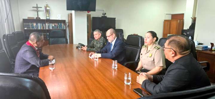 Corte de Loreto recibe al Fuero Militar Policial para impulsar capacitación conjunta