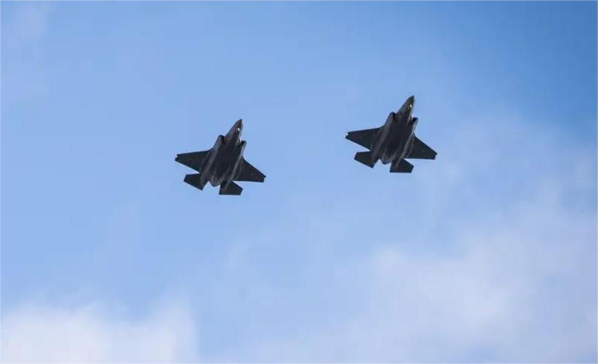 Venezuela dice que cinco cazas F-35 de EE.UU. volaron cerca de su territorio