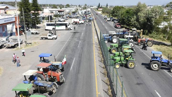 Nos afecta bloqueo, pero es la única manera en la que son escuchados los agricultores: Transportistas