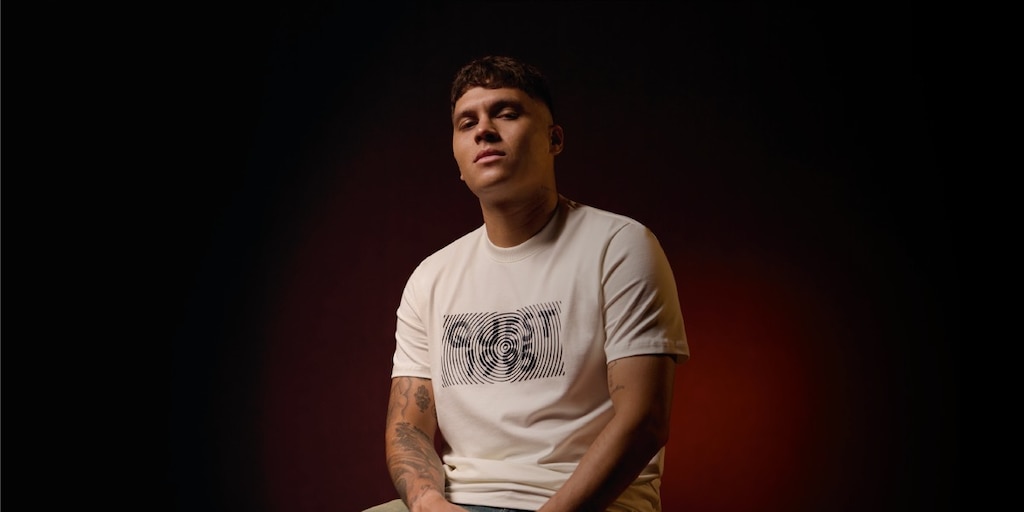 Juan Fernando Quintero lanza colección de ropa inspirada en la Comuna 13 con la que proyecta vender más de 1.900 millones de pesos