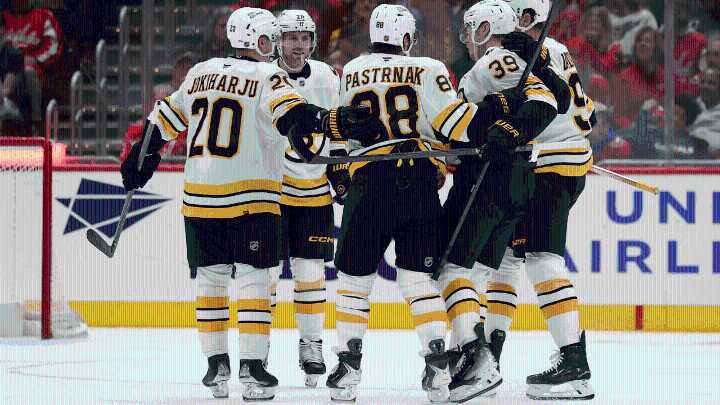 Pastrnak’s 3 points lift Bruins past Capitals in Sturm’s coaching debut