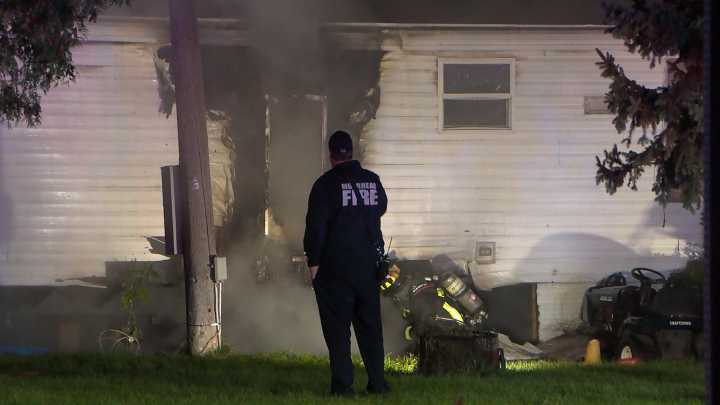 Early morning fire causes heavy damage to Moorhead mobile home