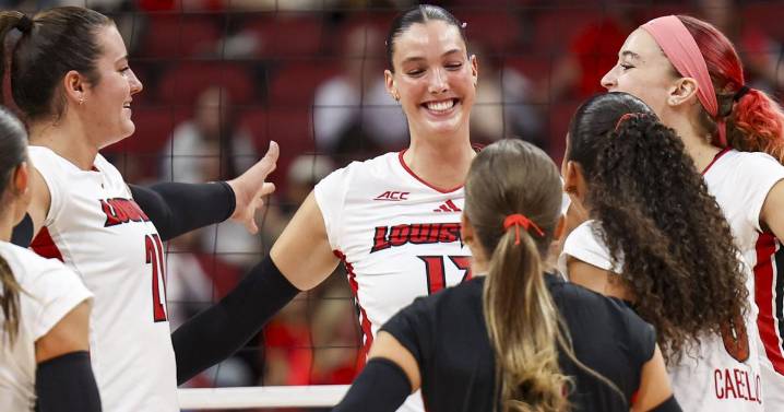 Cara Cresse thriving in her fifth year for UofL Volleyball
