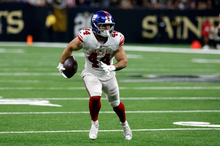 Giants' Cam Skattebo: Fumble was '100 percent on me,' not my gloves
