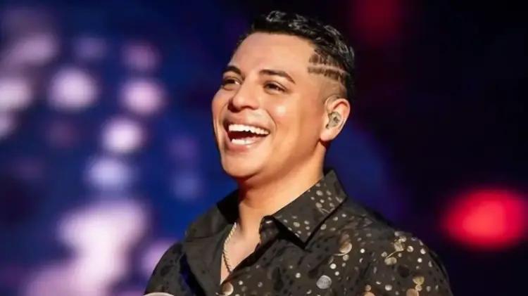 Eduin Caz de Grupo Firme hospitalizado por agotamiento tras intensa gira