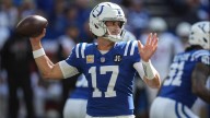 Daniel Jones throws for 2 touchdowns as the Colts rally past the Cardinals for a 31