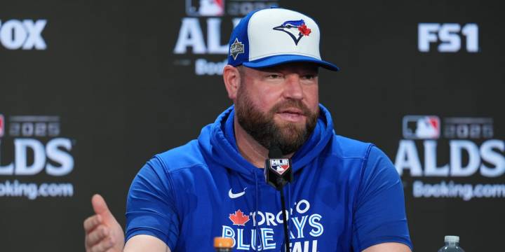 Blue Jays to wear white-panel hats in Game 3 of 2025 ALDS