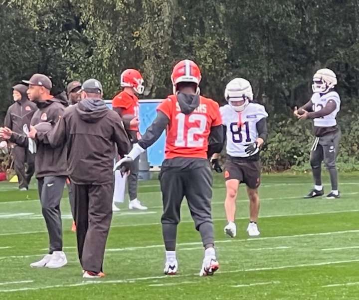 Why Kevin Stefanski will wait until later in the week to decide if Shedeur Sanders will be the No. 2 vs. the Steelers