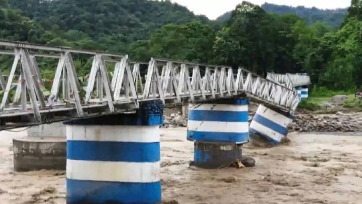Darjeeling landslides: Rescue Ops underway on war-footing; death toll rises to 18