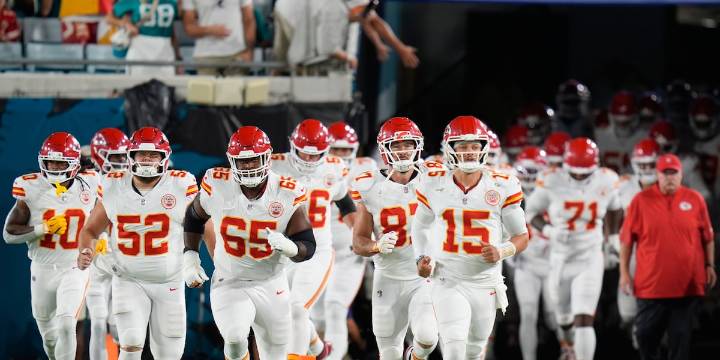 Chiefs face must-win game against red-hot Lions to avoid 2-4 start in season beset by mistakes
