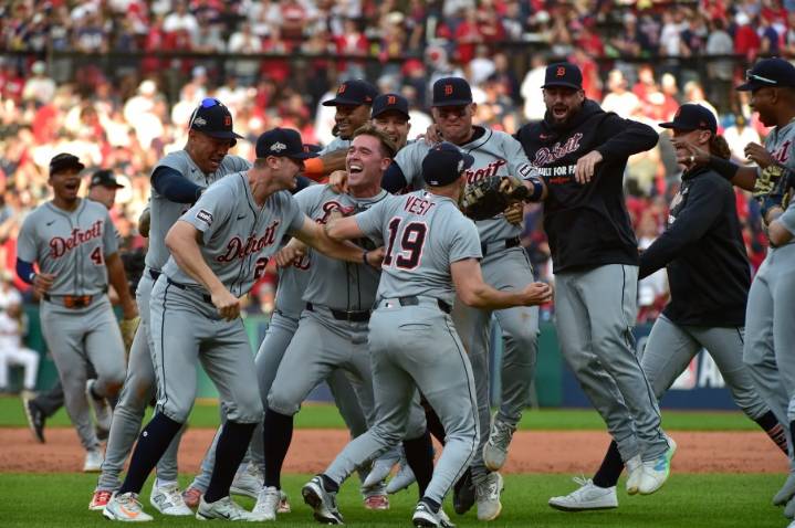 Dingler, Pérez lead Tigers past Guardians 6-3 and into AL Division Series against Mariners