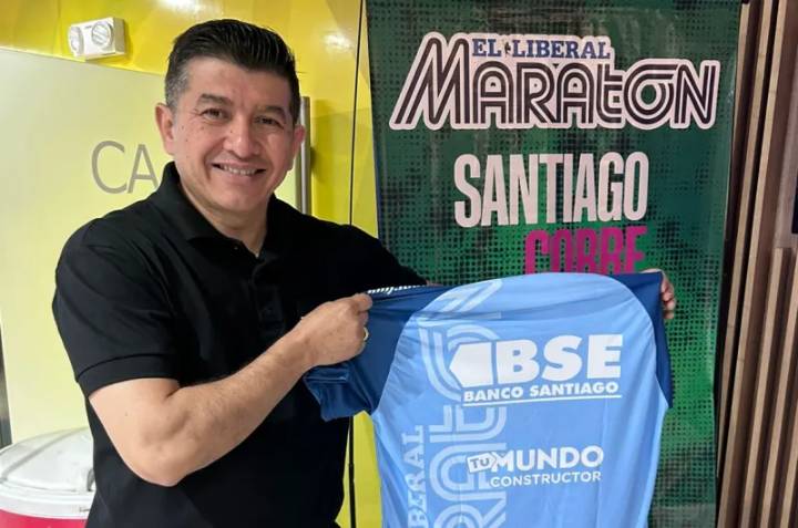 FOTOS | Masiva presencia de atletas en Plaza Mayor para retirar el kit del Maratón de EL LIBERAL