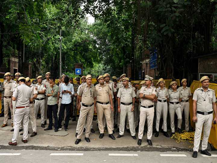 Delhi police arrest man for using derogatory language in video