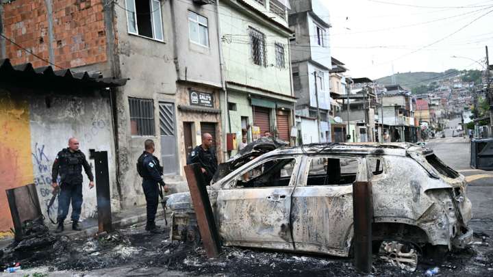 Las "escenas de guerra" de una violenta jornada en Río de Janeiro