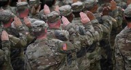 Trump plantea usar “ciudades peligrosas” como campos de entrenamiento militar en EE.UU.