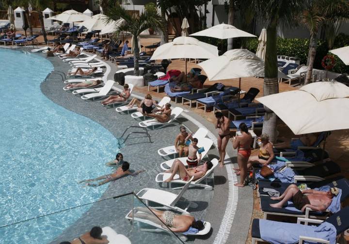 El turismo extranjero se frena en septiembre en las islas y se retrae en Tenerife por primera vez en tres años