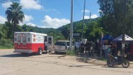 Choque entre motocicleta y taxi deja dos heridos en fraccionamiento Santa Teresa