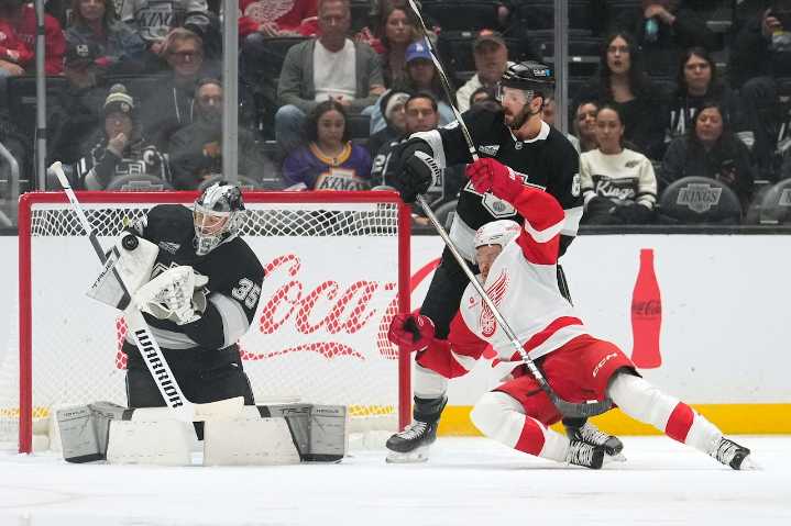 Mario Kasper scores twice as Red Wings beat Kings in shootout to stay hot