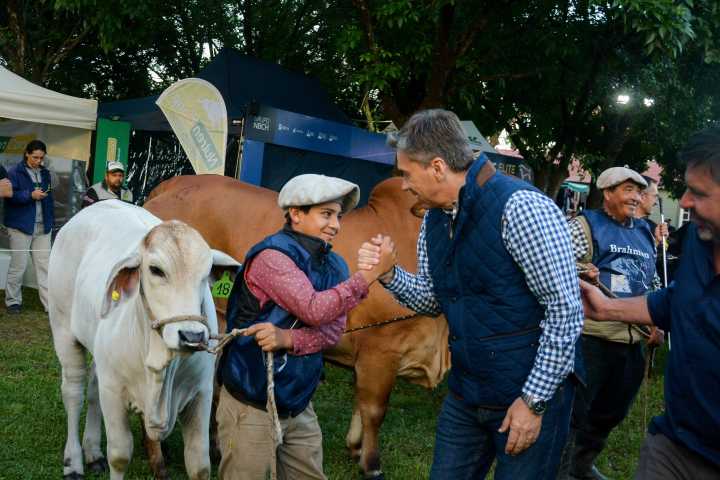 General San Martín: Zdero respaldó al campo chaqueño en la Expo Brangus y Brahman
