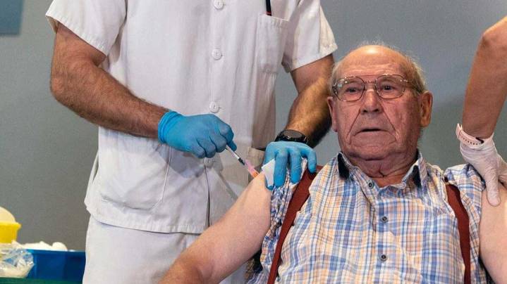 Arranca la campaña de vacunación contra la gripe: fechas, grupos de riesgo y novedades