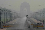 Delhi records 15.8 deg C, air quality 'very poor'