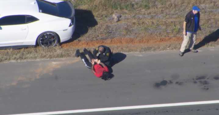 Police chase ends on I