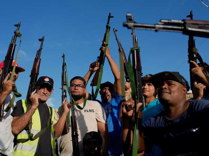 Venezuela realiza ejercicios militares en zonas estratégicas en medio de la escalada de tensión con Estados Unidos