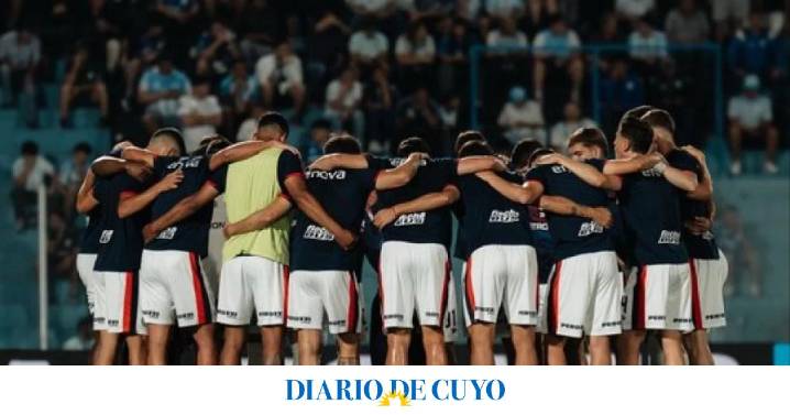 El plantel de San Lorenzo, entre ellos el sanjuanino Ladstatter, realizaron una medida de fuerza por falta de pago y apuntaron al presidente