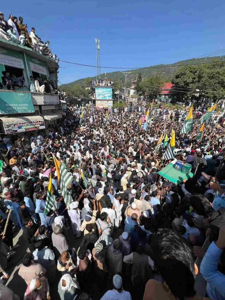 PoK: 12 civilians killed, 200 injured as Pakistan forces open fire at protestors