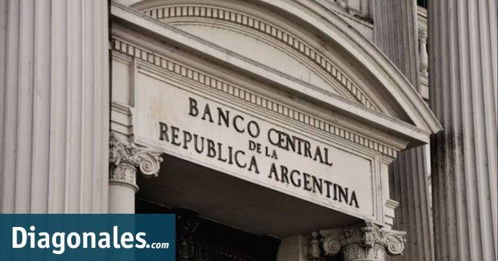 No flota: El Banco Central vendió US$45 millones y lucha por calmar al dólar antes del domingo