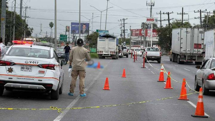 Muere motociclista tras choque con camión de carga en Guadalupe, Nuevo León