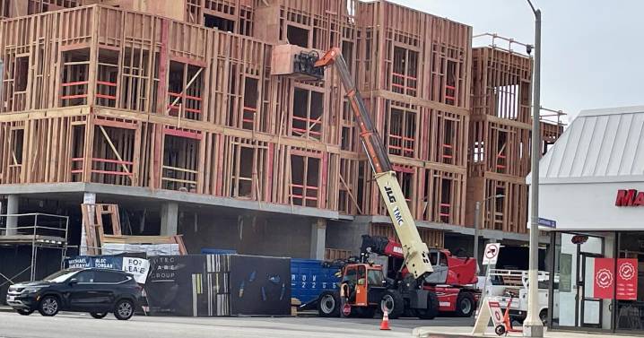 Can't find an apartment in L.A.? That's because fewer are being built