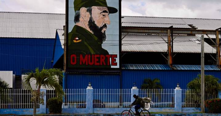 El fracaso del sistema de protección social cubano: una infancia que pide en las calles