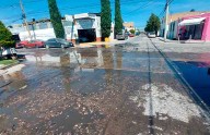 Urge atender fuga de agua potable en calle Matehuala