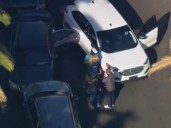 El TikToker Carlitos Ricardo Parias está hospitalizado bajo custodia tras ser baleado en Los Ángeles