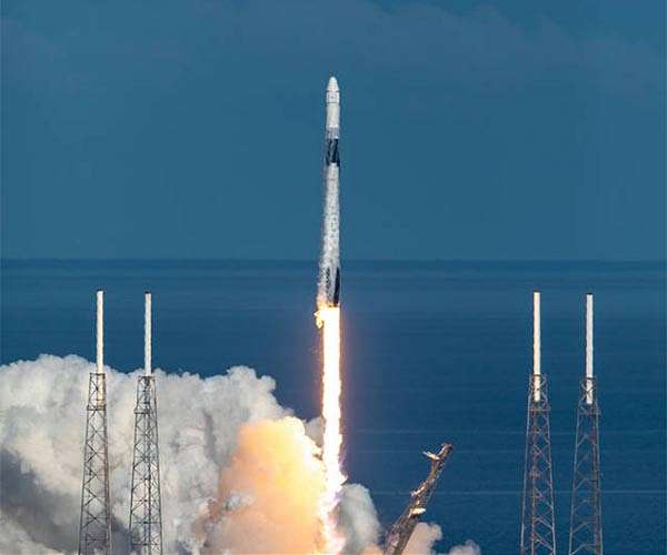 Space Force awards launch missions to SpaceX, ULA