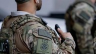 Abandonan "polleros" a migrantes en Texas; hay un muerto y 3 heridos