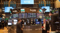 Wall Street cae ante amenaza de Trump de un "aumento masivo" a los aranceles a China