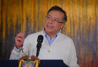 Presidente Petro advierte que nuevas medidas de la CRC podrían afectar la libertad de prensa